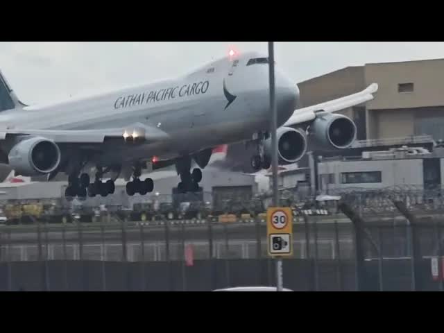 London heathrow, 27R & 27L heavies