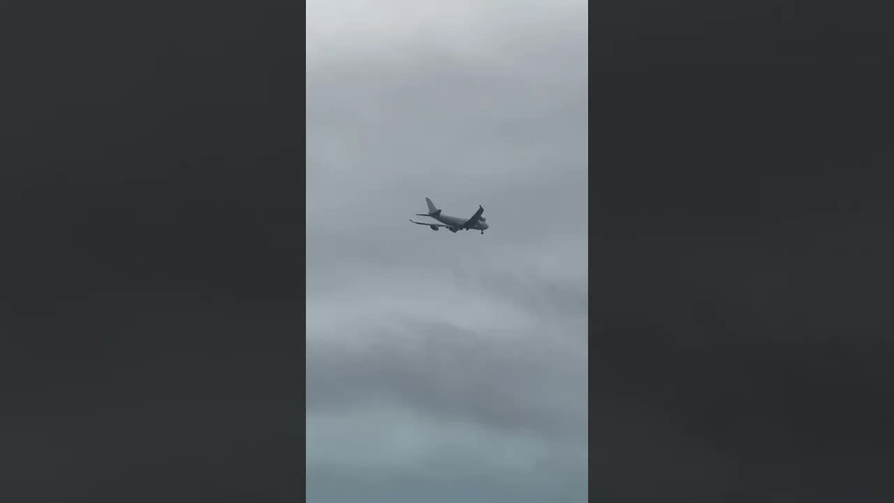 Plane spotting in work , Boeing 747 Cargo flying over brentford #heathrowplanespotting #avaition