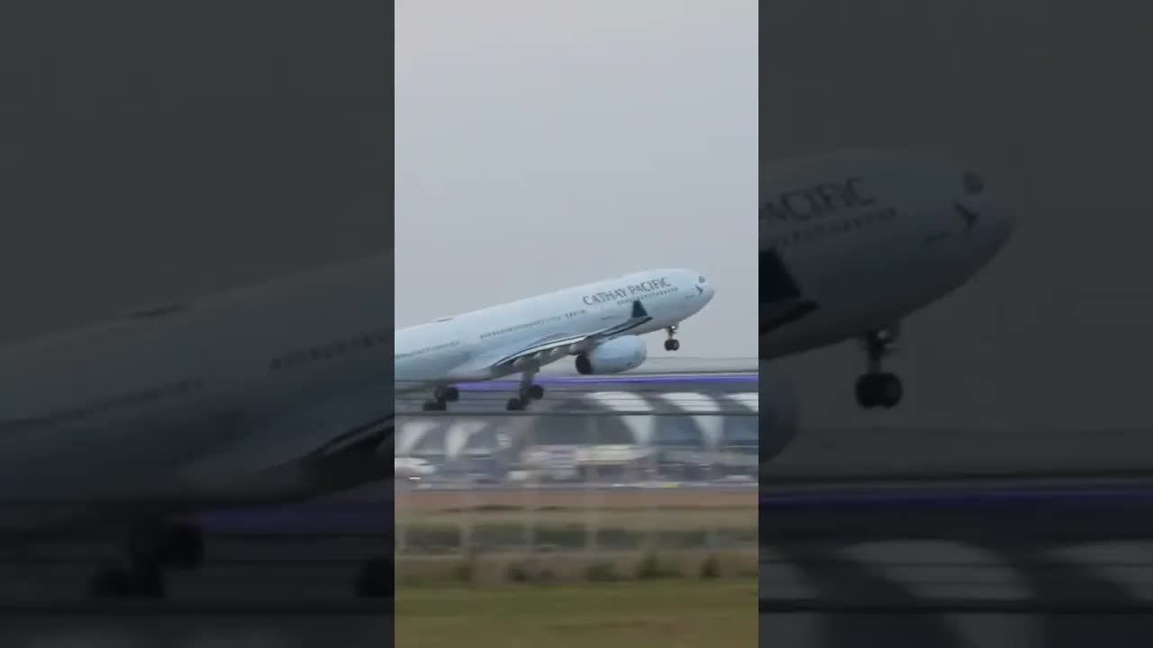 Cathay Pacific Airbus A330 leaving Bangkok airport #avaition #thailand
