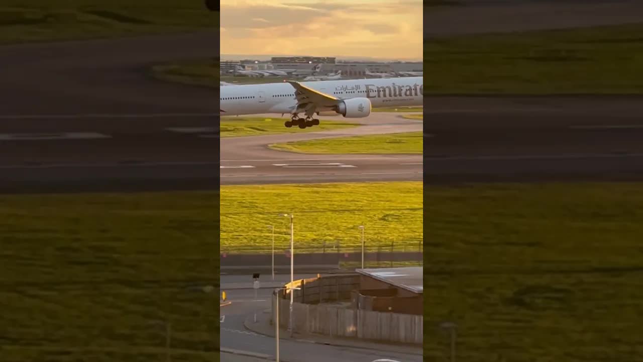 Emirates boeing 777 London Heathrow 🇬🇧 #avaition #b777 #heathrowplanespotting