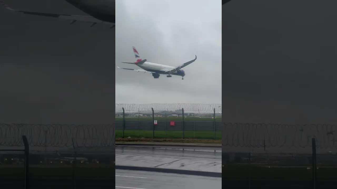 British Airways A350-1000 landing in to Heathrow, miserable day #avaition #planespotting #airbus