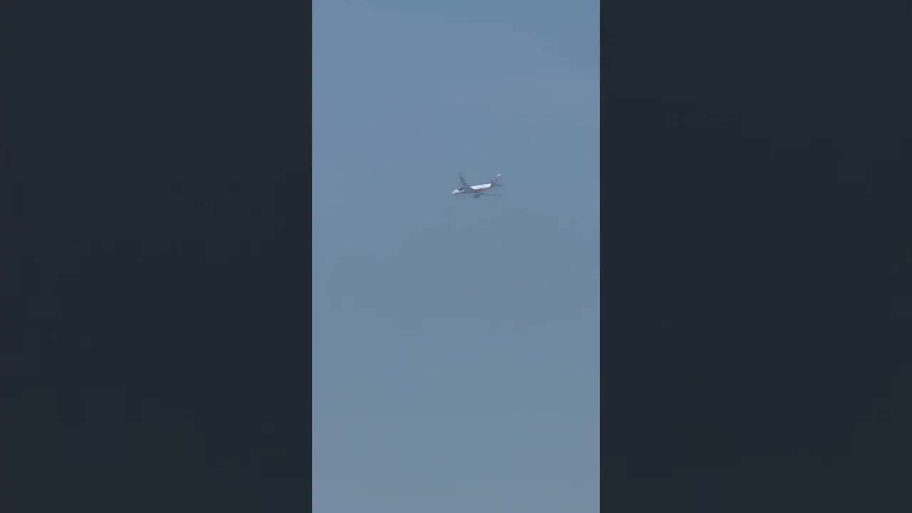 Plane-Spotting before running the London Marathon #aviation #planespotter #heathrowplanespotting
