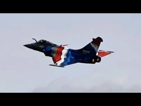 🇫🇷 The Rafle is an absolute beast , best looking fighter jet in the world