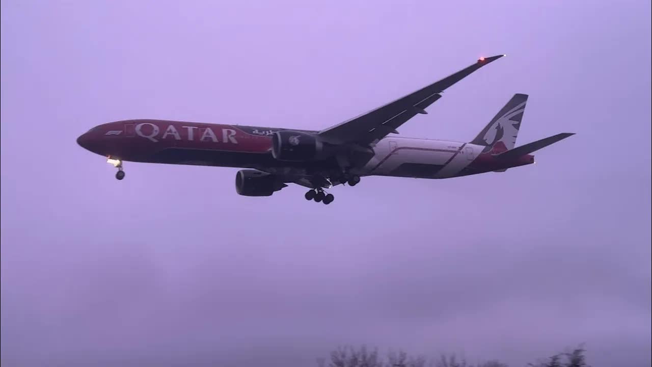 You Don’t See This Every Day… Qatar F1 Livery at Heathrow! ✈️🔥