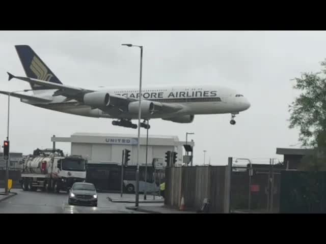 Heathrow arrivals and departures 🔥✈️