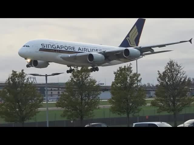 Heavy arrivals London Heathrow, Thislte Hotel Viewing point