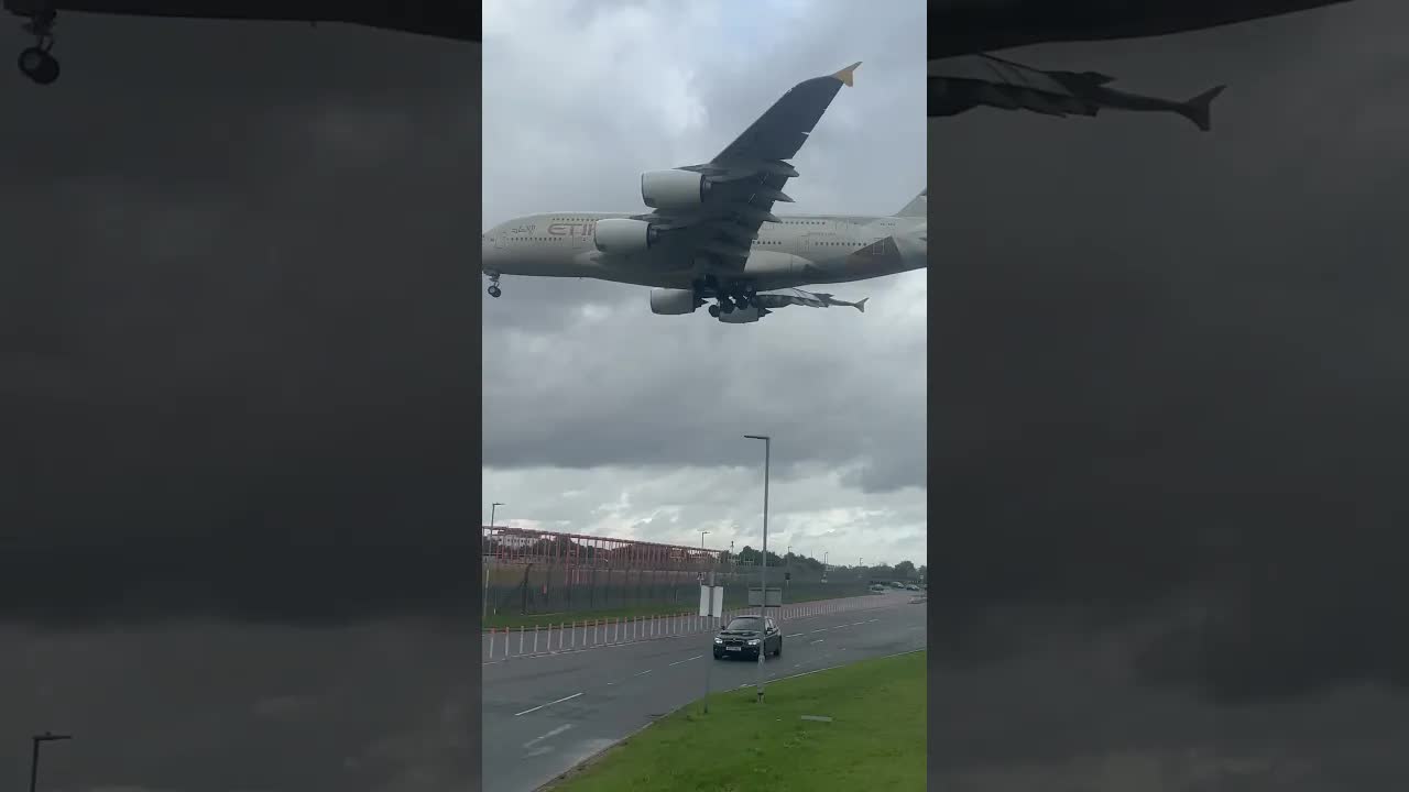 Heavy winds not a problem for the Airbus A380 #planespotting #aviation #airbus