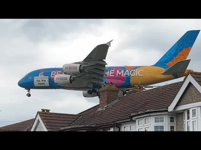 Myrtle Avenue Huge Planes flying low over houses