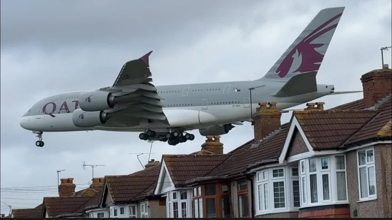 6 Giants of the Sky, Sunday 6am arrivals of the Airbus A380’s