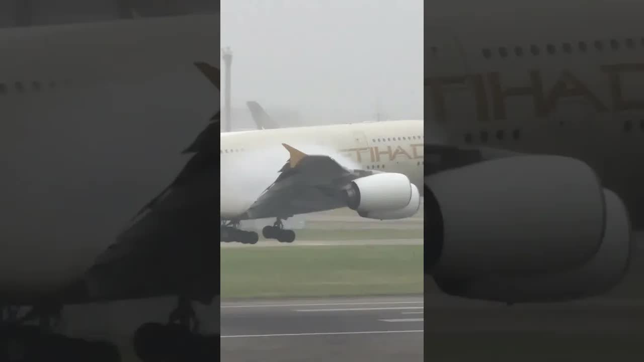 Etihad Airbus A380 🌧️🌧️ London heathrow #avaition #airbus #planespotter