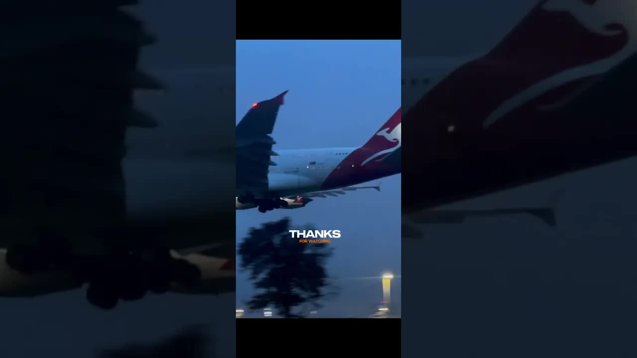 Qantas A380 screaming in to land ✈️ #aviation #planespotting #airbusa380