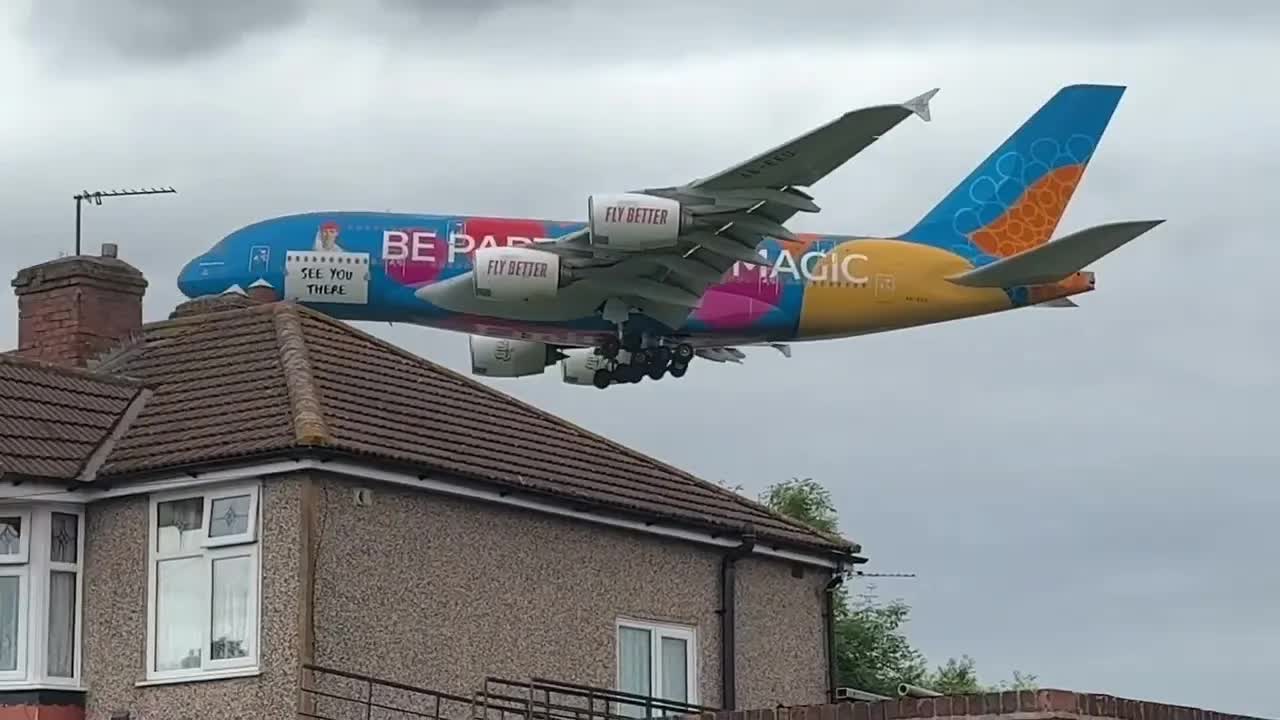 London heathrow plane-spotting