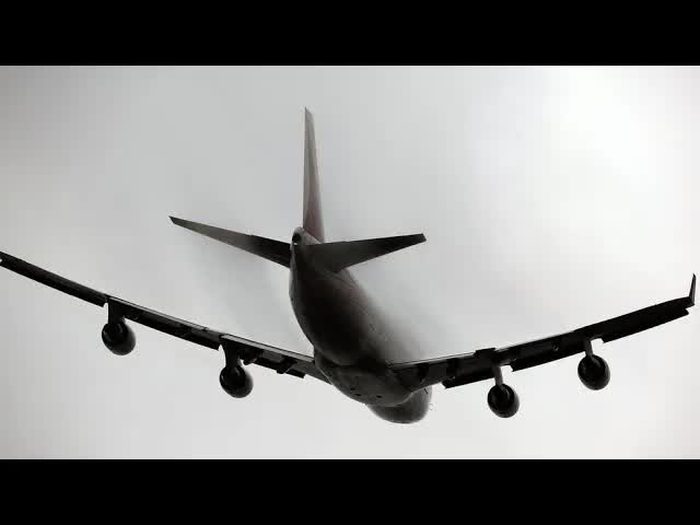 Planes taken off , only rain at the end of the runway ☀️🌧️ London Heathrow