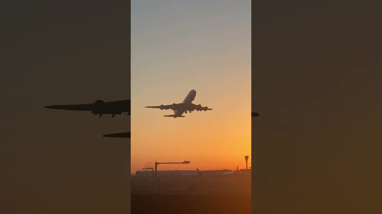 Korean air Boeing 747 taken off from london heathrow #aviation #planespotter #heathrow