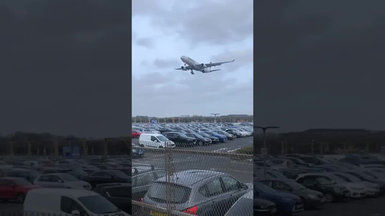 IranAir a little bit rocky on approach to land #avaition #planespotting #heathrow