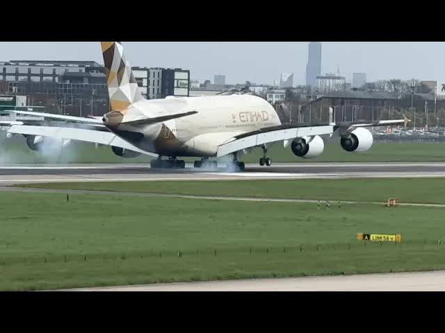 Huge planes landing in Heathrow 10 of the best .