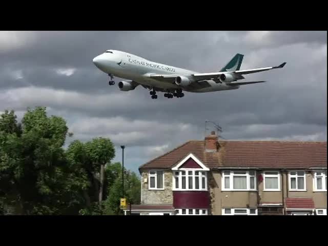 MORE BIG PLANES, London Heathrow Plane Spotting.