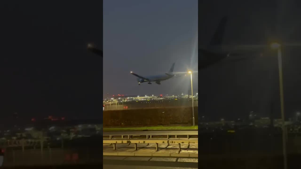 Boeing 777-300 (ER) Korean airlines , late night #planespotting #heathrow #aviation
